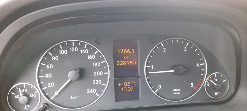 Mercedes-Benz A-Klasse 180 A 180 CDI AVANTGARDE - Хэтчбек: фото 3 Mercedes-Benz A-Klasse 180 A 180 CDI AVANTGARDE - Хэтчбек: фото 3