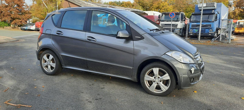 Mercedes-Benz A-Klasse 180 A 180 CDI AVANTGARDE - Хэтчбек: фото 1 Mercedes-Benz A-Klasse 180 A 180 CDI AVANTGARDE - Хэтчбек: фото 1