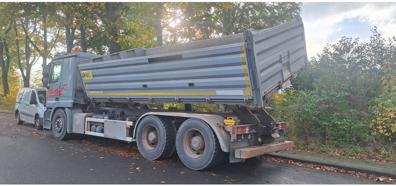 Mercedes-Benz Actros 2651 V8 6x4 - Самосвал: фото 3 Mercedes-Benz Actros 2651 V8 6x4 - Самосвал: фото 3