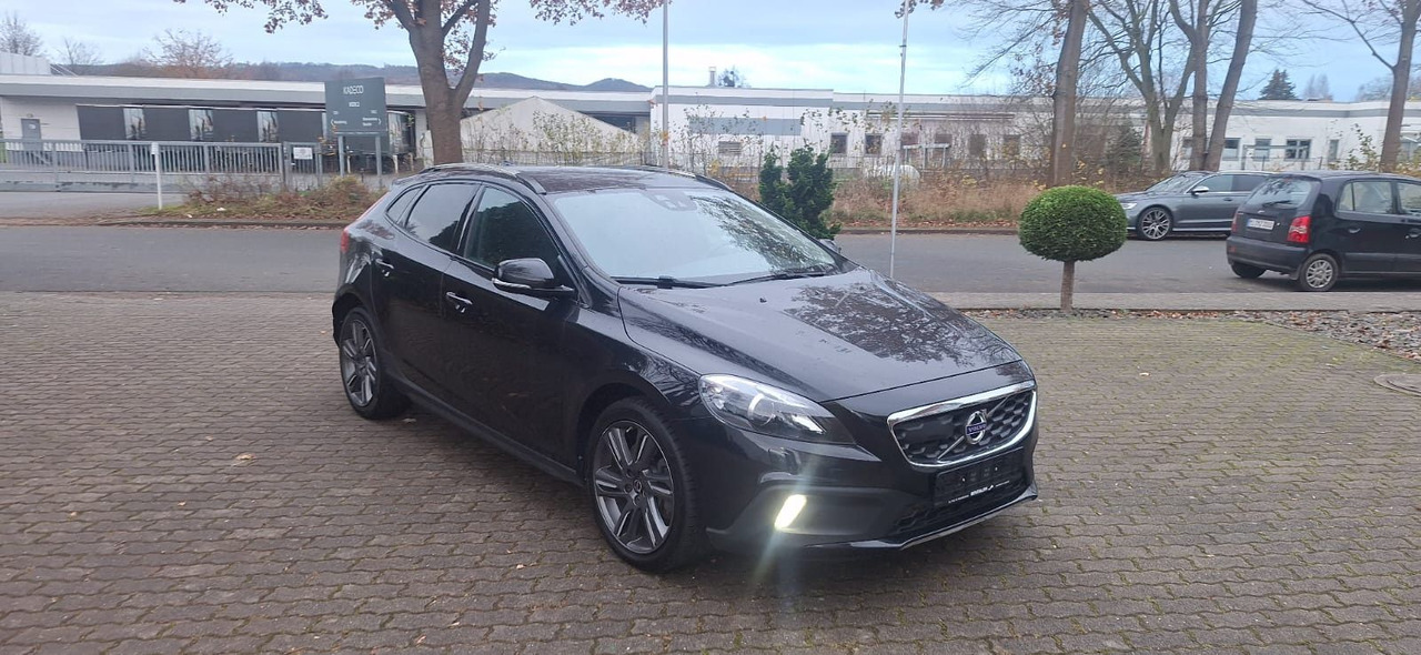 Volvo V40 Cross Country You! - Внедорожник: фото 1 Volvo V40 Cross Country You! - Внедорожник: фото 1