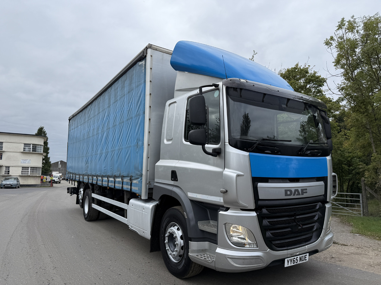 2015 DAF CF 330 Curtainside Truck - Тентованный грузовик: фото 1 2015 DAF CF 330 Curtainside Truck - Тентованный грузовик: фото 1
