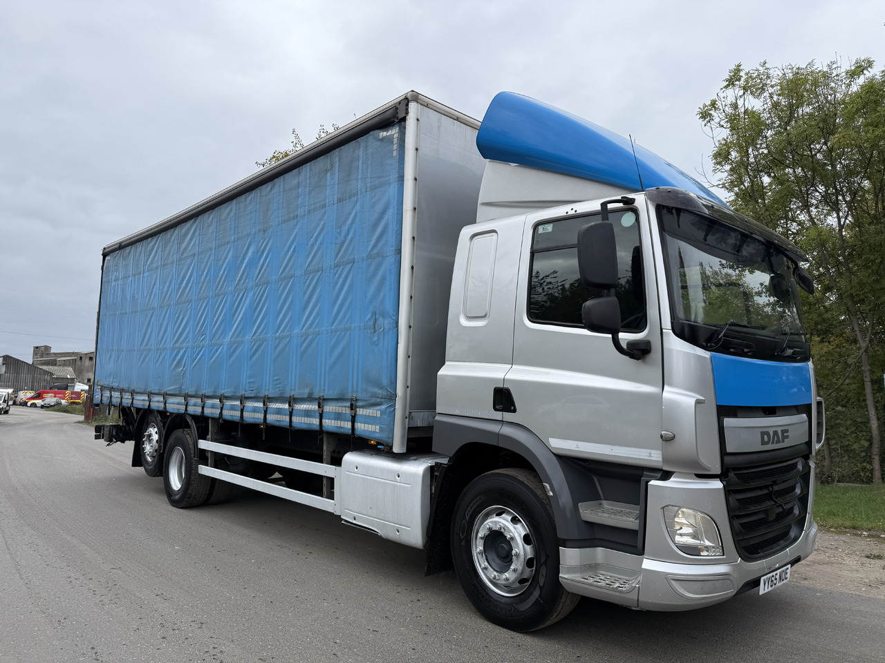 2015 DAF CF 330 Curtainside Truck - Тентованный грузовик: фото 4 2015 DAF CF 330 Curtainside Truck - Тентованный грузовик: фото 4
