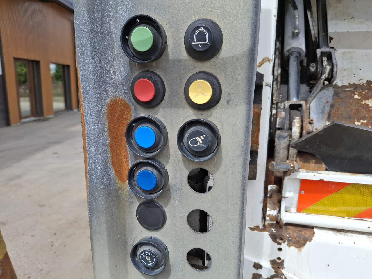 Мусоровоз IVECO Euro 6 Śmieciarka Zweikammer-Müllwagen FAUN SL5 TR2L: фото 19 Мусоровоз IVECO Euro 6 Śmieciarka Zweikammer-Müllwagen FAUN SL5 TR2L: фото 19