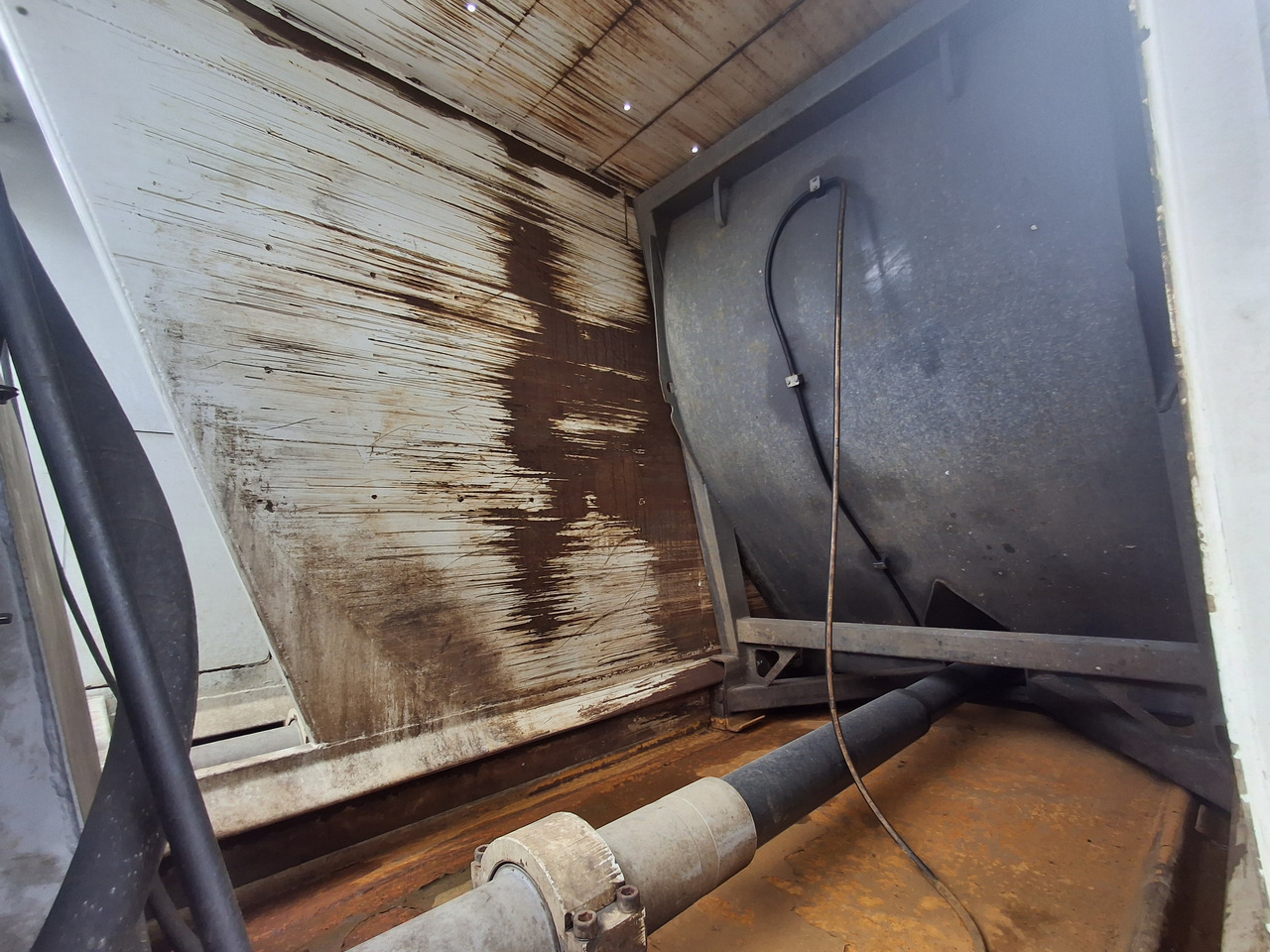 Мусоровоз IVECO Euro 6 Śmieciarka Zweikammer-Müllwagen FAUN SL5 TR2L: фото 26 Мусоровоз IVECO Euro 6 Śmieciarka Zweikammer-Müllwagen FAUN SL5 TR2L: фото 26