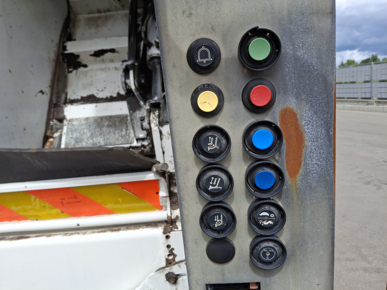 Мусоровоз IVECO Euro 6 Śmieciarka Zweikammer-Müllwagen FAUN SL5 TR2L: фото 18 Мусоровоз IVECO Euro 6 Śmieciarka Zweikammer-Müllwagen FAUN SL5 TR2L: фото 18