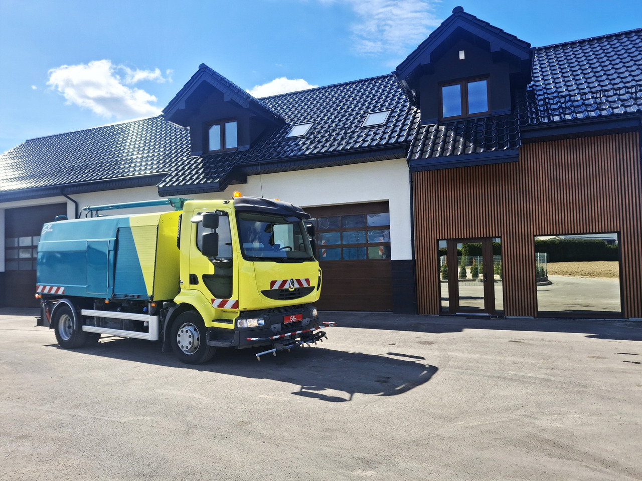 Renault Midlum 220 Polewaczka Sprinkler Top Zustand Hydrostat 2105mth - Коммунальная/ Специальная техника: фото 1 Renault Midlum 220 Polewaczka Sprinkler Top Zustand Hydrostat 2105mth - Коммунальная/ Специальная техника: фото 1