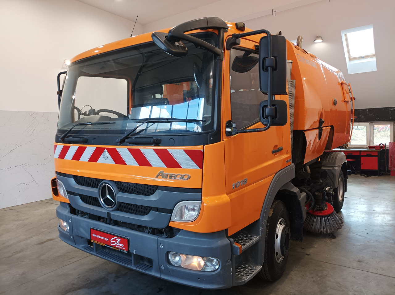 MERCEDES-BENZ Atego 1018 Zamiatarka Kehrmaschine BUCHER Szczotki L/R PM10 2 Silniki 2012r - Подметально-уборочная машина: фото 2 MERCEDES-BENZ Atego 1018 Zamiatarka Kehrmaschine BUCHER Szczotki L/R PM10 2 Silniki 2012r - Подметально-уборочная машина: фото 2