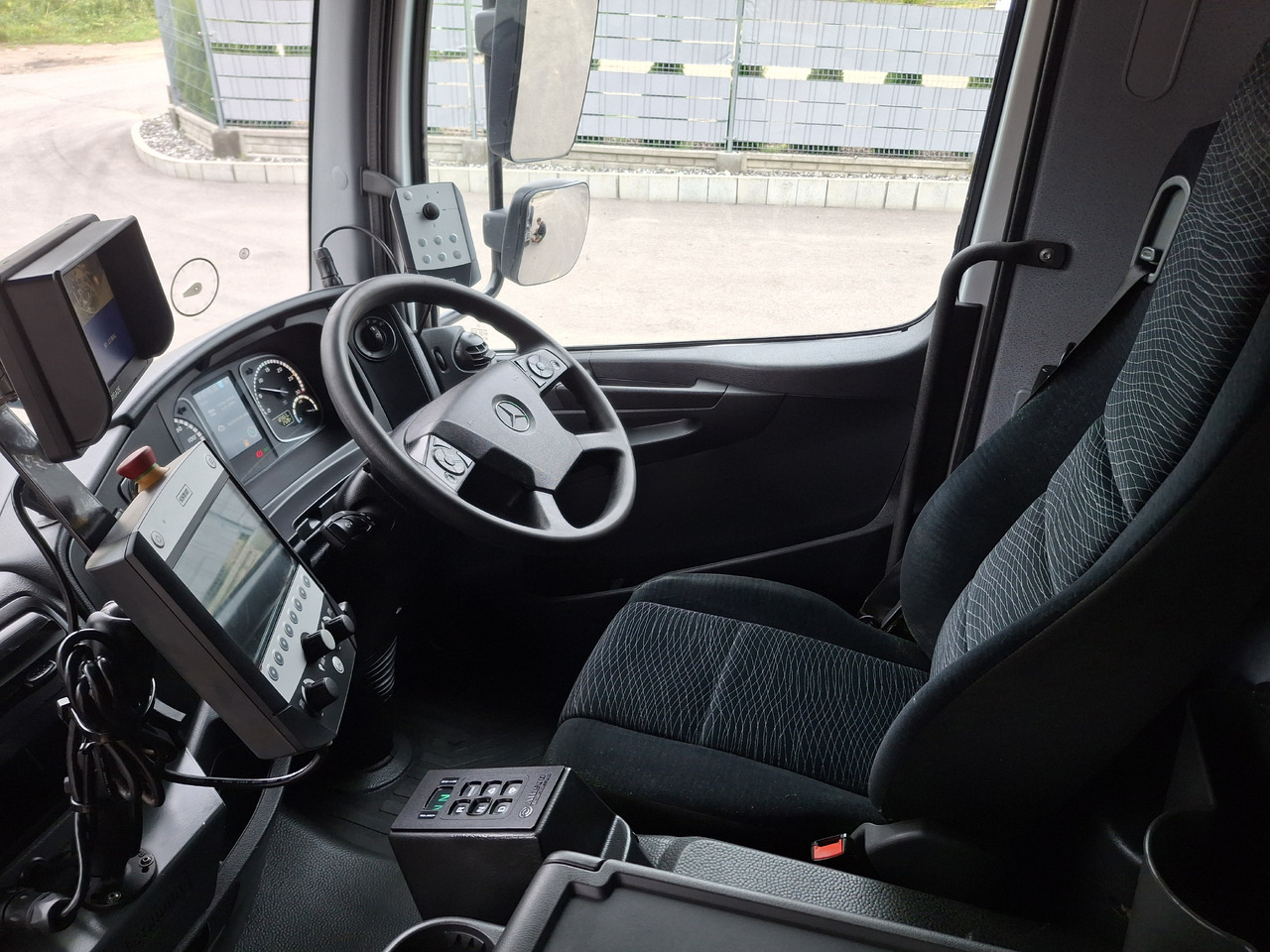 Подметально-уборочная машина MERCEDES-BENZ Atego 1523 Zamiatarka Kehrmaschine Schmidt Street King 660 Euro 6 PM10 2 Motoren Szczotki L/R 2016r: фото 42
