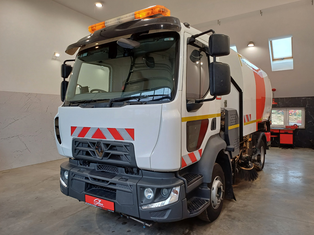 RENAULT D12 Zamiatarka Kehrmaschine 2 Motoren SEMAT Zoeller Szczotki L/R Euro 6 PM10 2017r - Подметально-уборочная машина: фото 2 RENAULT D12 Zamiatarka Kehrmaschine 2 Motoren SEMAT Zoeller Szczotki L/R Euro 6 PM10 2017r - Подметально-уборочная машина: фото 2