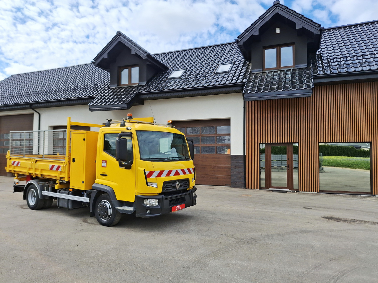 RENAULT D7.5 Wywrotka Kipper 3 Stronna 2015r 84 Tyś KM - Самосвал: фото 1 RENAULT D7.5 Wywrotka Kipper 3 Stronna 2015r 84 Tyś KM - Самосвал: фото 1