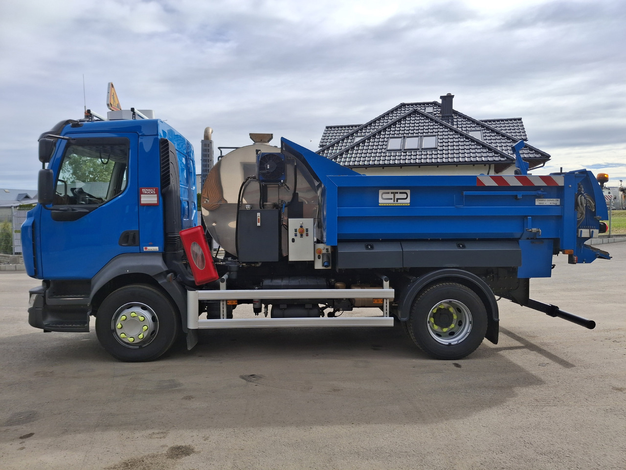 Renault D16 - Гудронатор: фото 5 Renault D16 - Гудронатор: фото 5