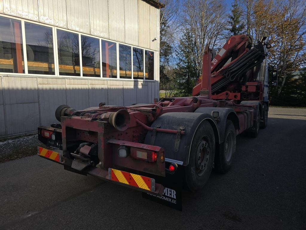 Volvo FM12 420 8X2 HMF 2220 K4  - Крюковой мультилифт: фото 3 Volvo FM12 420 8X2 HMF 2220 K4  - Крюковой мультилифт: фото 3