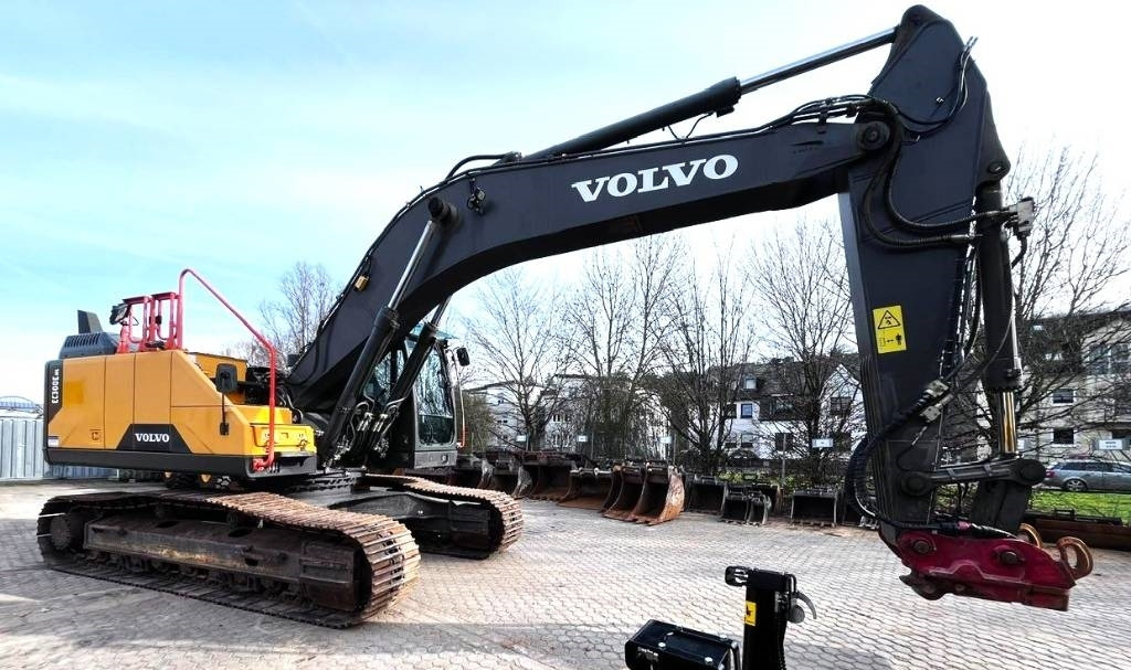 Volvo EC 300 E - Гусеничный экскаватор: фото 3 Volvo EC 300 E - Гусеничный экскаватор: фото 3