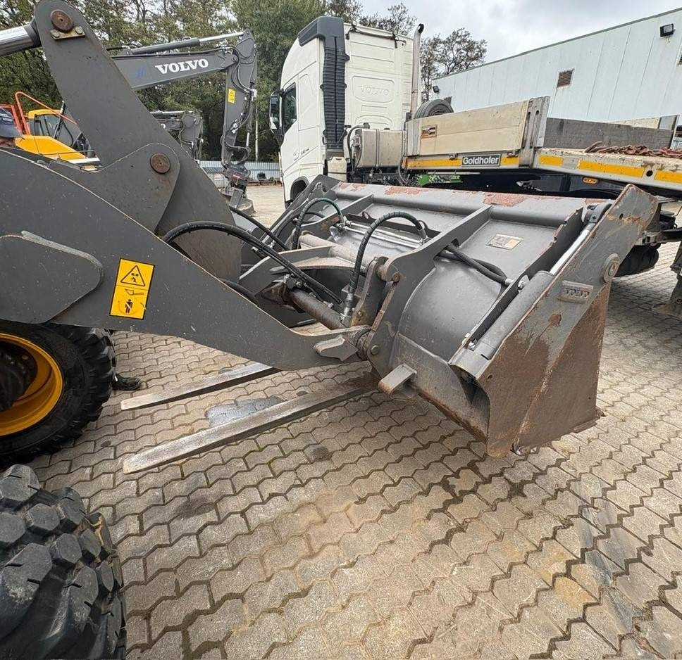 Volvo L 35 G - Колёсный погрузчик: фото 5 Volvo L 35 G - Колёсный погрузчик: фото 5