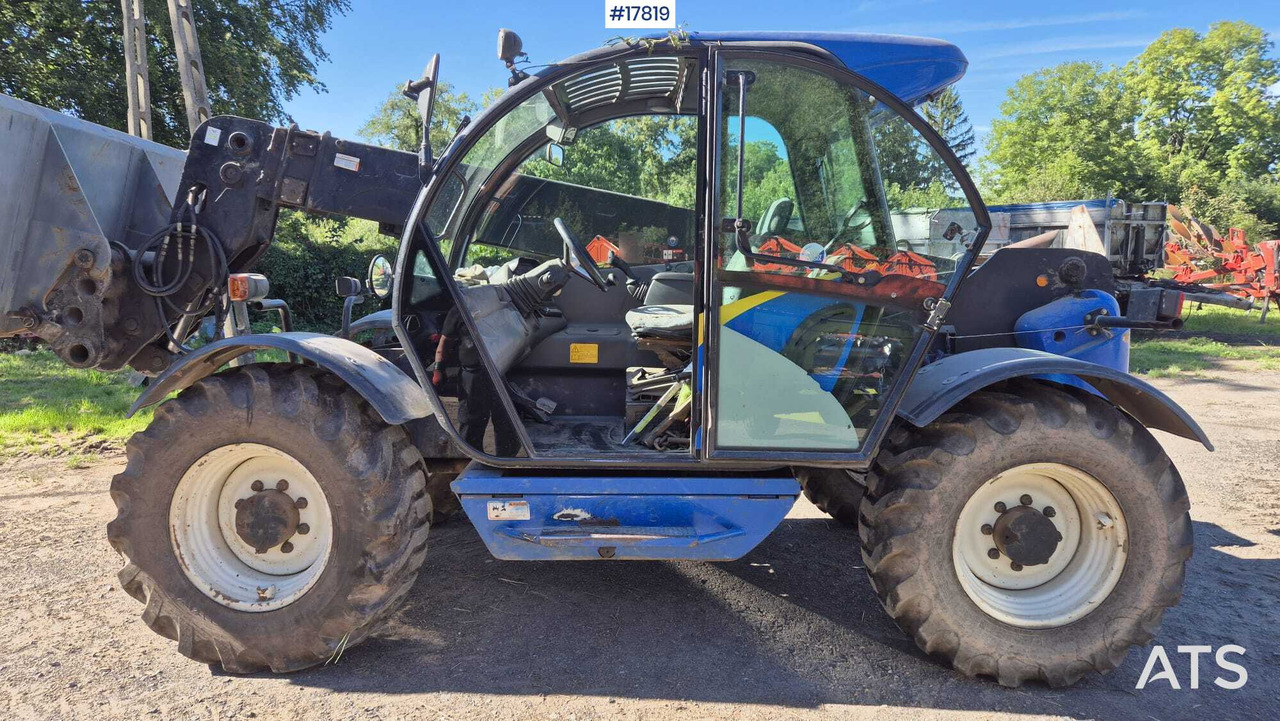 Ładowarka teleskopowa New Holland LM 5060 (2003) - Телескопический погрузчик: фото 5 Ładowarka teleskopowa New Holland LM 5060 (2003) - Телескопический погрузчик: фото 5