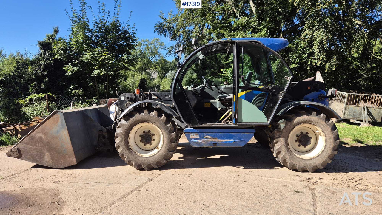 Ładowarka teleskopowa New Holland LM 5060 (2003) - Телескопический погрузчик: фото 4 Ładowarka teleskopowa New Holland LM 5060 (2003) - Телескопический погрузчик: фото 4