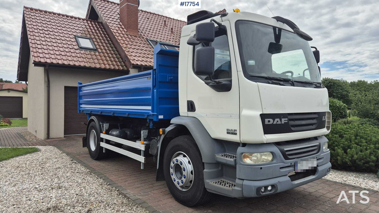 Two-axle tipper DAF LF 55.300 (2013) - Самосвал: фото 1 Two-axle tipper DAF LF 55.300 (2013) - Самосвал: фото 1