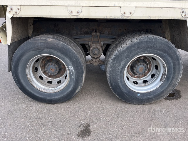 2010 Volvo FM420 8x4 Sleeper Tri/A Dump Truck - Самосвал: фото 5 2010 Volvo FM420 8x4 Sleeper Tri/A Dump Truck - Самосвал: фото 5