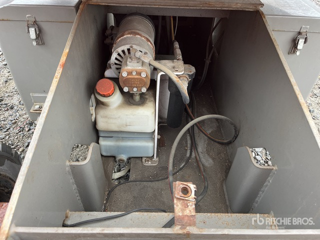 2012 Haulotte HA15IP 2WD Electric Articulating Boom Lift - Коленчатый подъемник: фото 5 2012 Haulotte HA15IP 2WD Electric Articulating Boom Lift - Коленчатый подъемник: фото 5