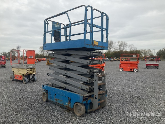 Genie GS-4047 Schaarlift - Ножничный подъемник: фото 3 Genie GS-4047 Schaarlift - Ножничный подъемник: фото 3