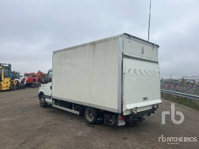 IVECO DAILY 40C17 4x2 - Грузовик с закрытым кузовом: фото 2 IVECO DAILY 40C17 4x2 - Грузовик с закрытым кузовом: фото 2
