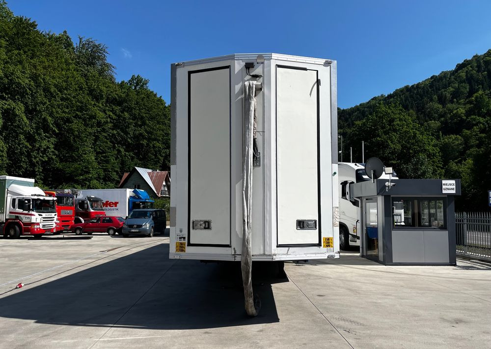 Pezzaioli HMK Industri // Do przewozu zwierząt // 2004 Rok // 3 Pokłady // Waga // Osi skrętne // Oznonacja // - Полуприцеп для перевозки животных: фото 3 Pezzaioli HMK Industri // Do przewozu zwierząt // 2004 Rok // 3 Pokłady // Waga // Osi skrętne // Oznonacja // - Полуприцеп для перевозки животных: фото 3