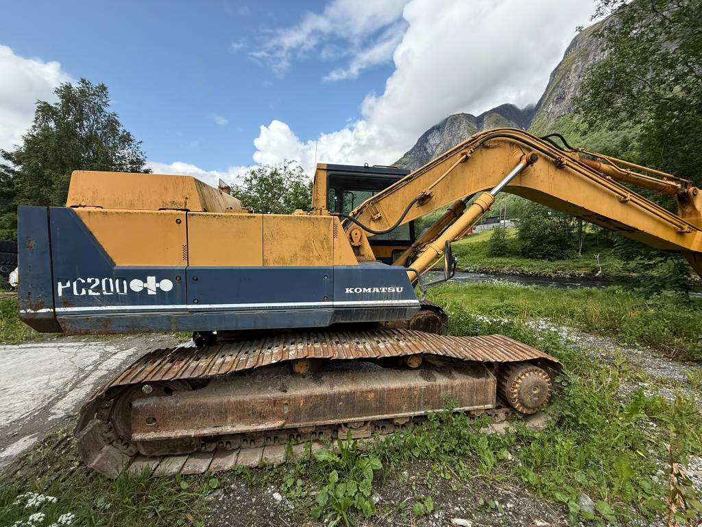 Komatsu PC 200-3 - Гусеничный экскаватор: фото 5 Komatsu PC 200-3 - Гусеничный экскаватор: фото 5