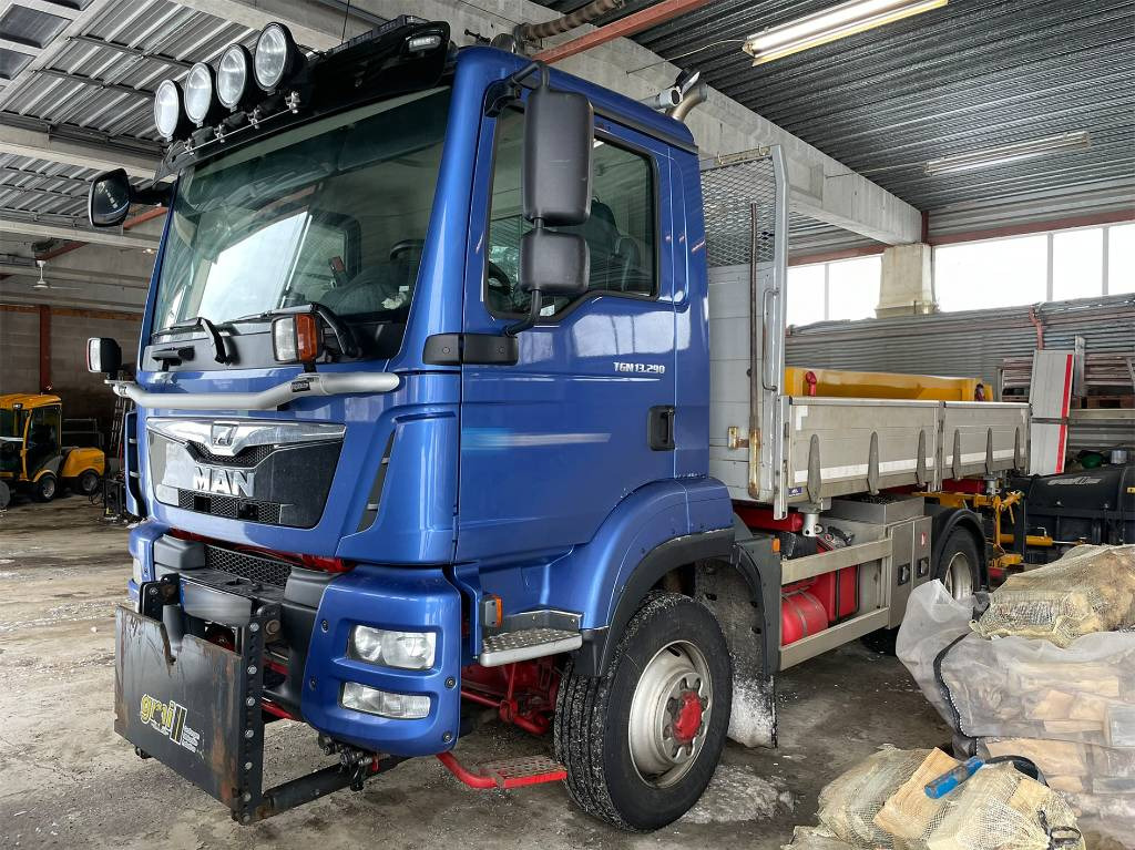 MAN TGM 13.290 4x4 - Самосвал: фото 4 MAN TGM 13.290 4x4 - Самосвал: фото 4