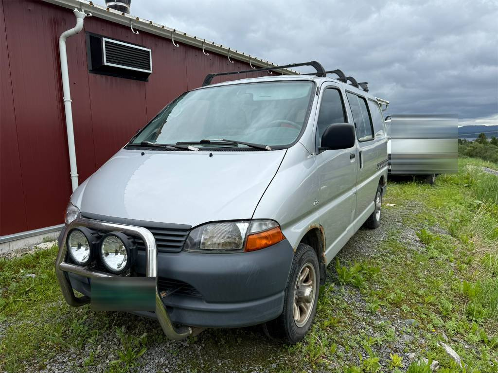 Toyota Hiace 4x4 - Цельнометаллический фургон: фото 4 Toyota Hiace 4x4 - Цельнометаллический фургон: фото 4