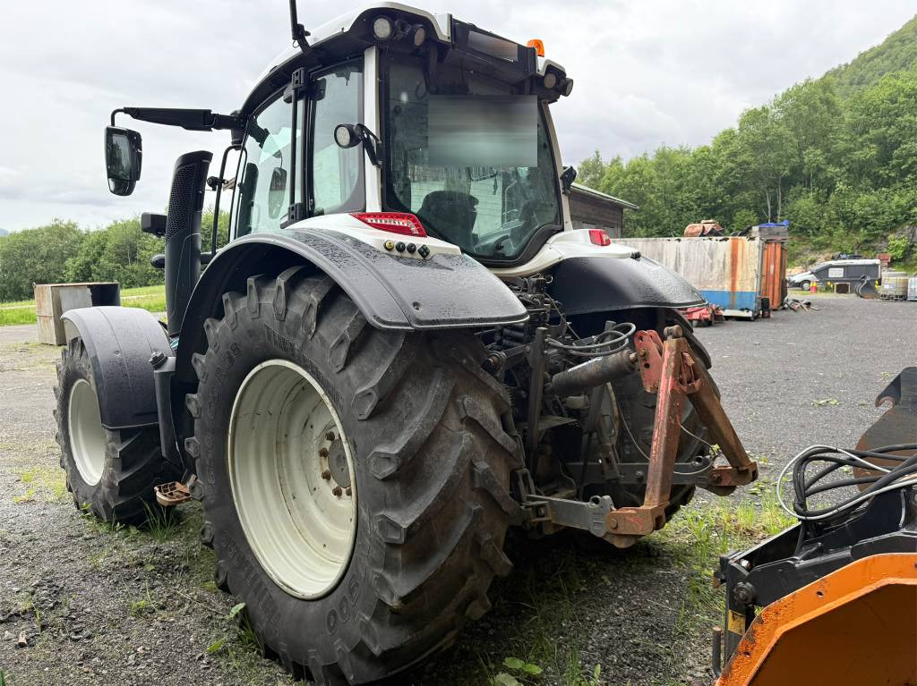 Valtra N 174 med frontlaster - Трактор: фото 5 Valtra N 174 med frontlaster - Трактор: фото 5