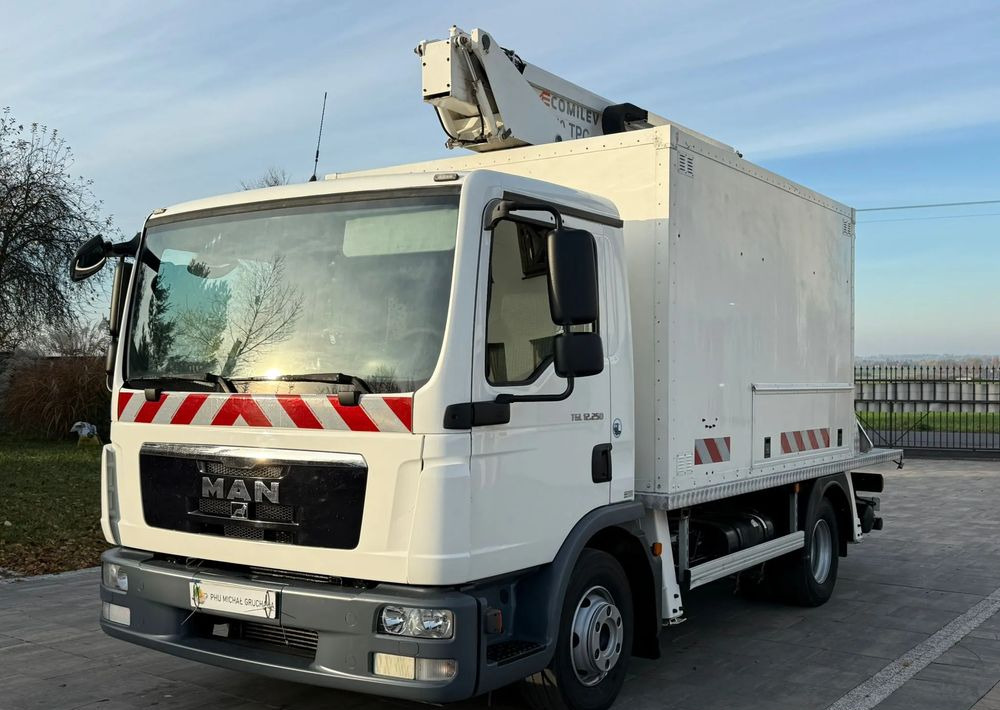 MAN TGL 12.250 - Грузовик с подъемником: фото 1 MAN TGL 12.250 - Грузовик с подъемником: фото 1