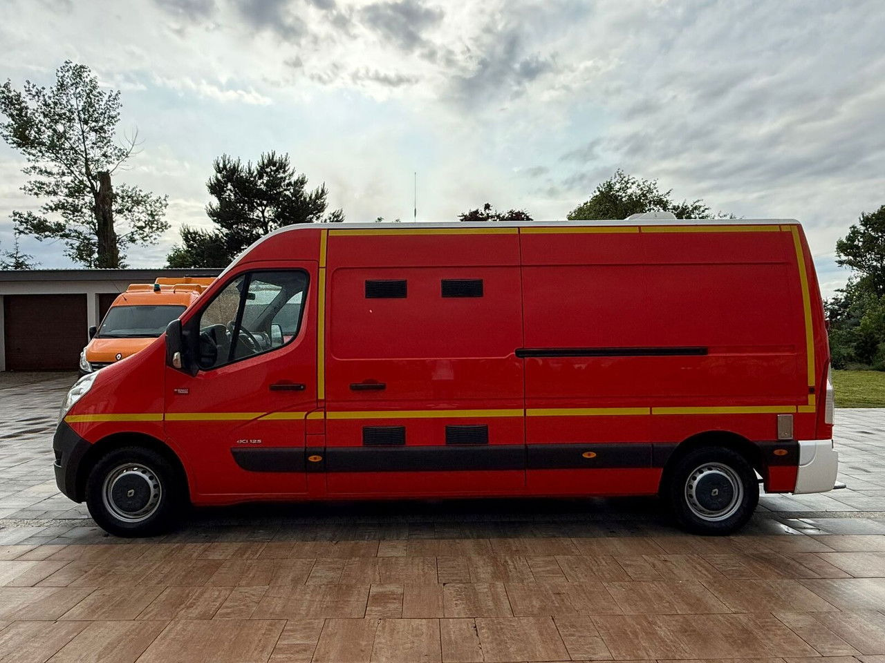 Renault Master 2016 Rok Ambulans Karetka Pogotowie - Машина скорой помощи: фото 5 Renault Master 2016 Rok Ambulans Karetka Pogotowie - Машина скорой помощи: фото 5