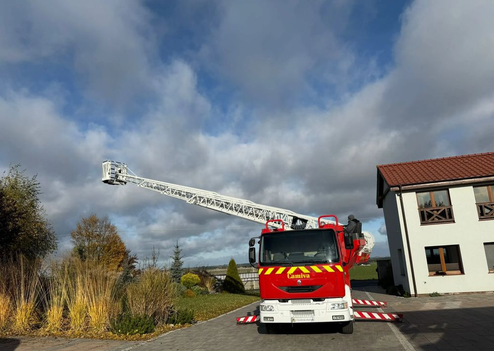 Renault Midlum 210 - Пожарная машина: фото 1 Renault Midlum 210 - Пожарная машина: фото 1