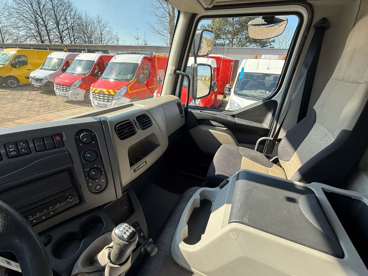 Грузовик-шасси Renault Midlum 220: фото 12