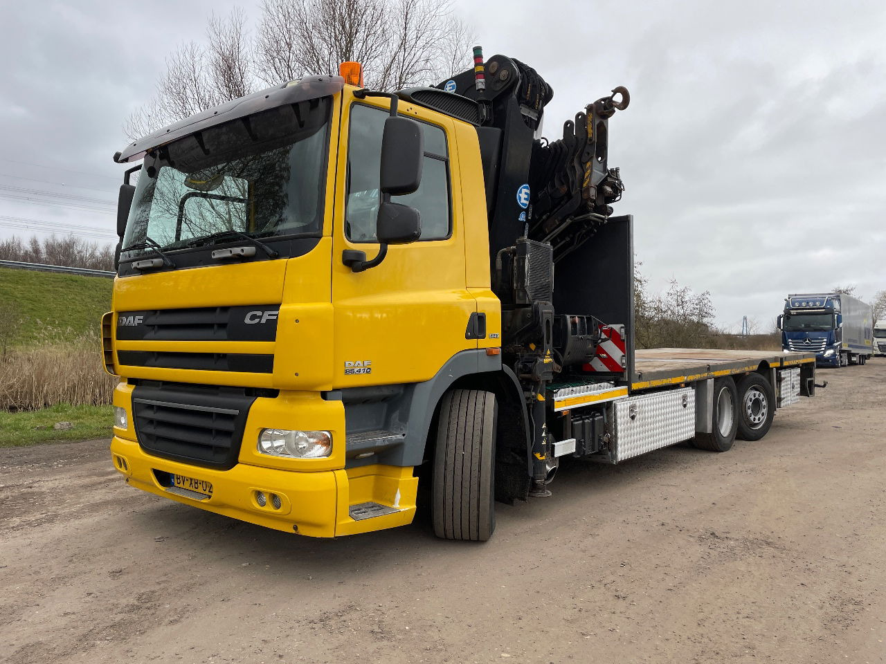 DAF 85.410 Met Effer 470 6s laadkraan ladekran loadercrane crane palfinger hiab fassi - Автоманипулятор: фото 1 DAF 85.410 Met Effer 470 6s laadkraan ladekran loadercrane crane palfinger hiab fassi - Автоманипулятор: фото 1