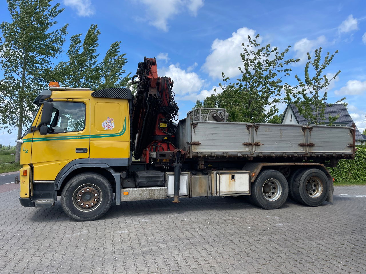 Volvo FM 12.380 .380 with Palfinger PK27000 with jib and tipper box - Самосвал, Автоманипулятор: фото 2 Volvo FM 12.380 .380 with Palfinger PK27000 with jib and tipper box - Самосвал, Автоманипулятор: фото 2