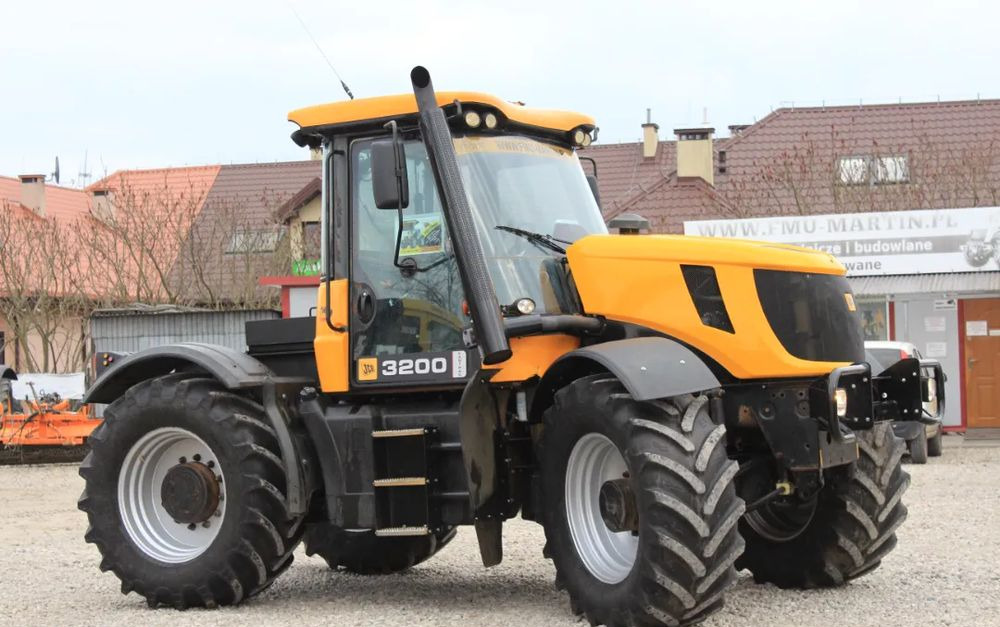 JCB FASTRAC 3200 | MANUAL | 200KM - Трактор: фото 3 JCB FASTRAC 3200 | MANUAL | 200KM - Трактор: фото 3
