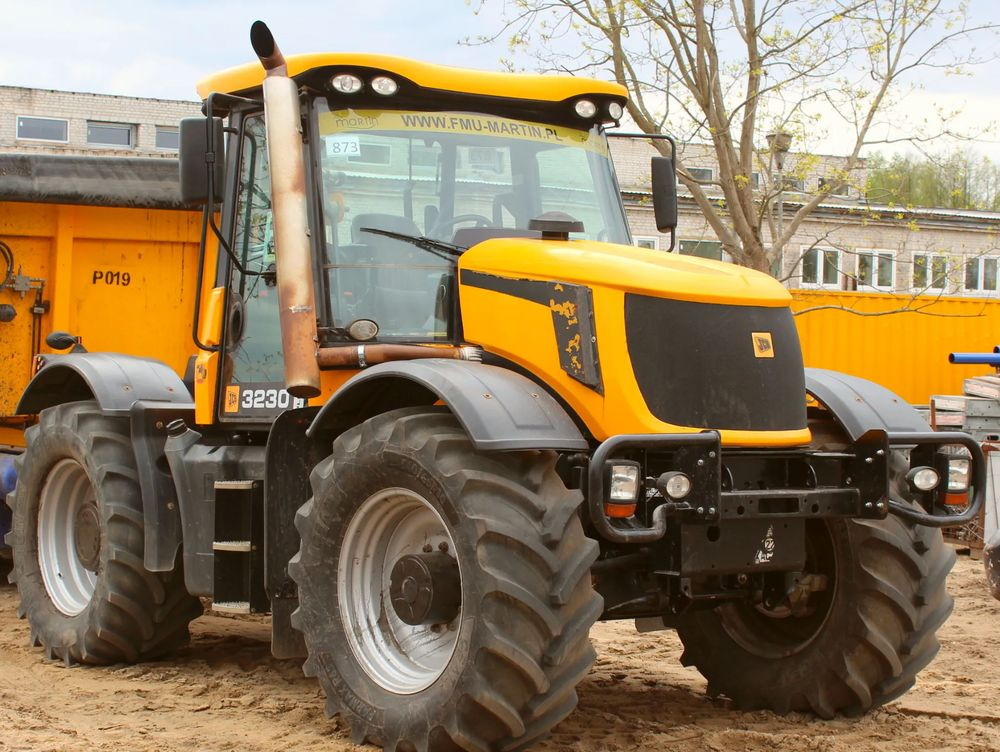 JCB Fastrac 3230 Plus - Трактор: фото 2 JCB Fastrac 3230 Plus - Трактор: фото 2