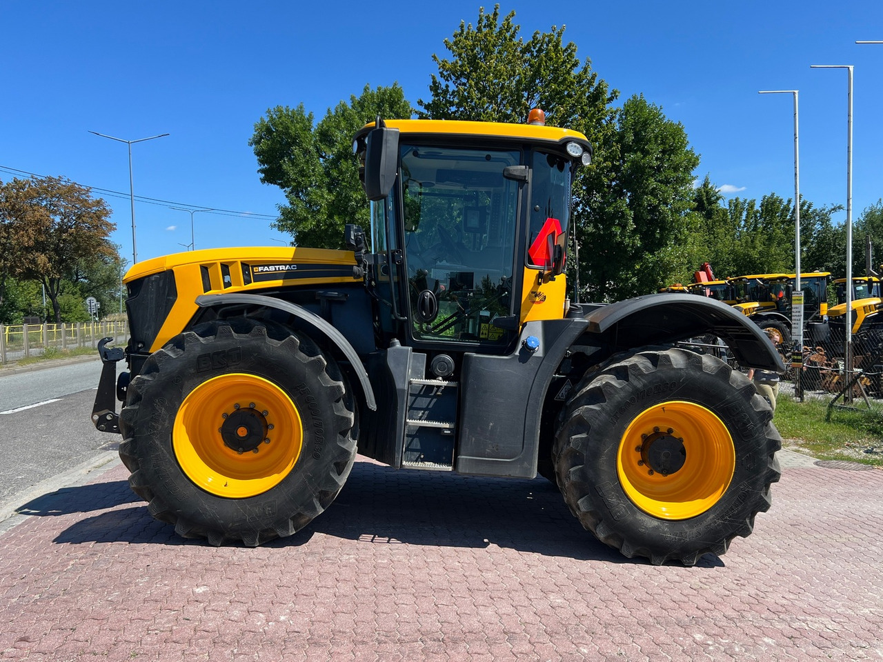 JCB Fastrac 4220 - Трактор: фото 2 JCB Fastrac 4220 - Трактор: фото 2