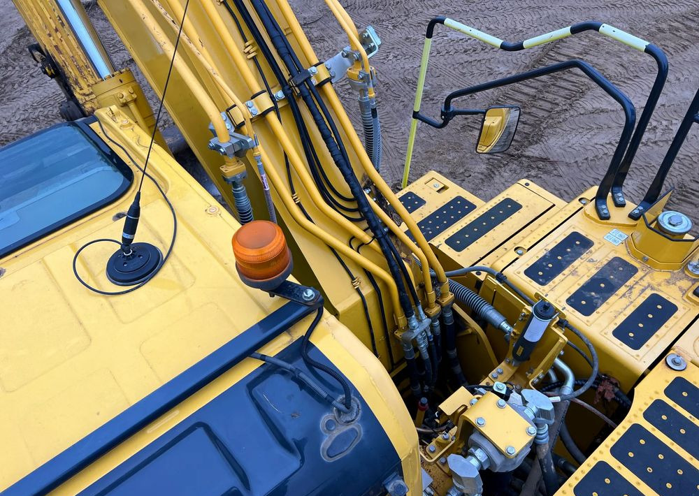 Komatsu PC 210LC - Гусеничный экскаватор: фото 3 Komatsu PC 210LC - Гусеничный экскаватор: фото 3