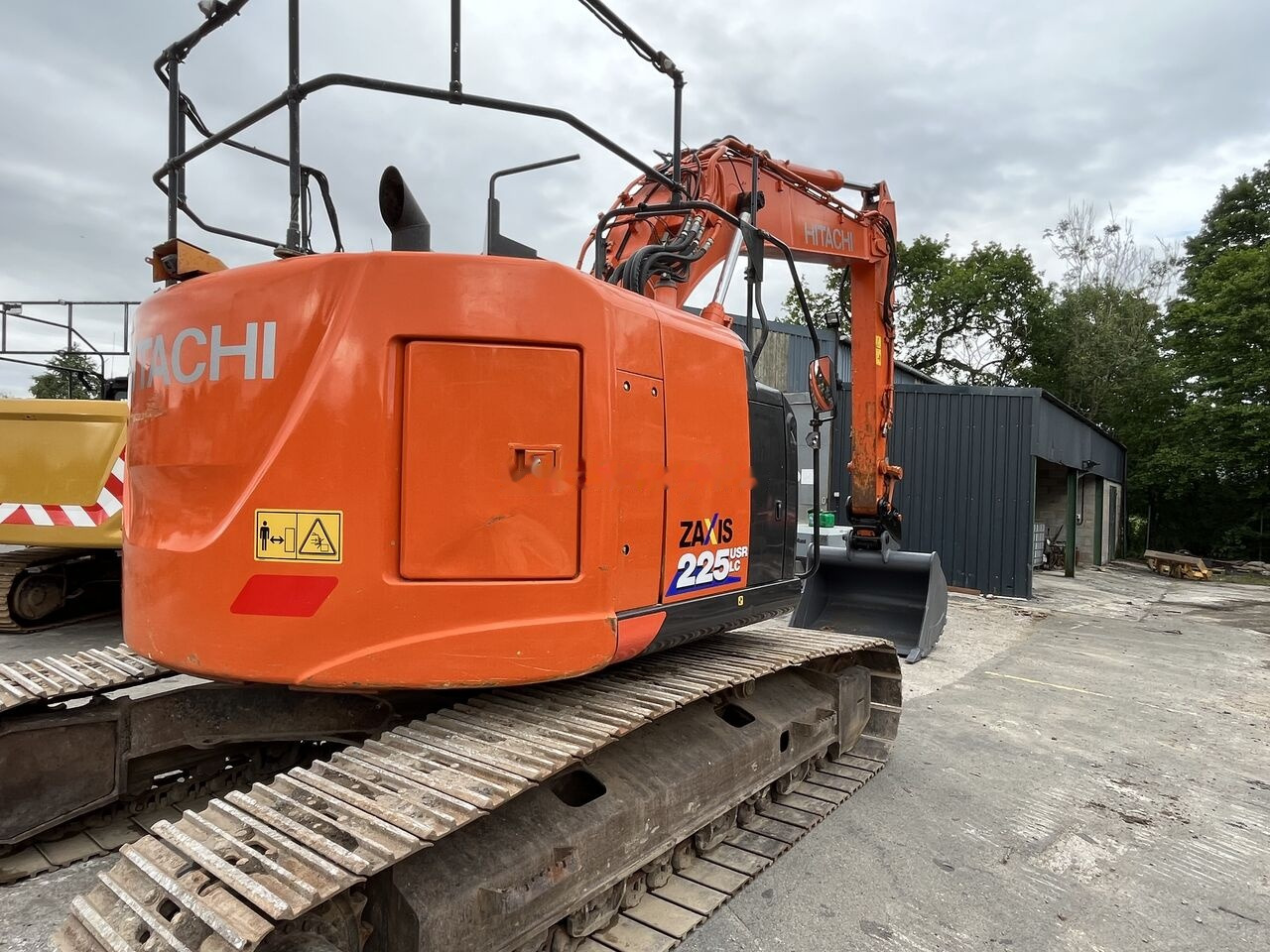 Hitachi ZX225 - Гусеничный экскаватор: фото 5 Hitachi ZX225 - Гусеничный экскаватор: фото 5