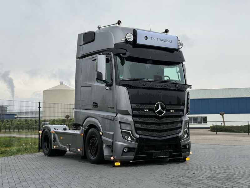 Mercedes-Benz 1863.630 SHOWTRUCK, VOLLUCHT, L PAKKET, HYDRAULIEK, TOPSTAAT. - Тягач: фото 2 Mercedes-Benz 1863.630 SHOWTRUCK, VOLLUCHT, L PAKKET, HYDRAULIEK, TOPSTAAT. - Тягач: фото 2