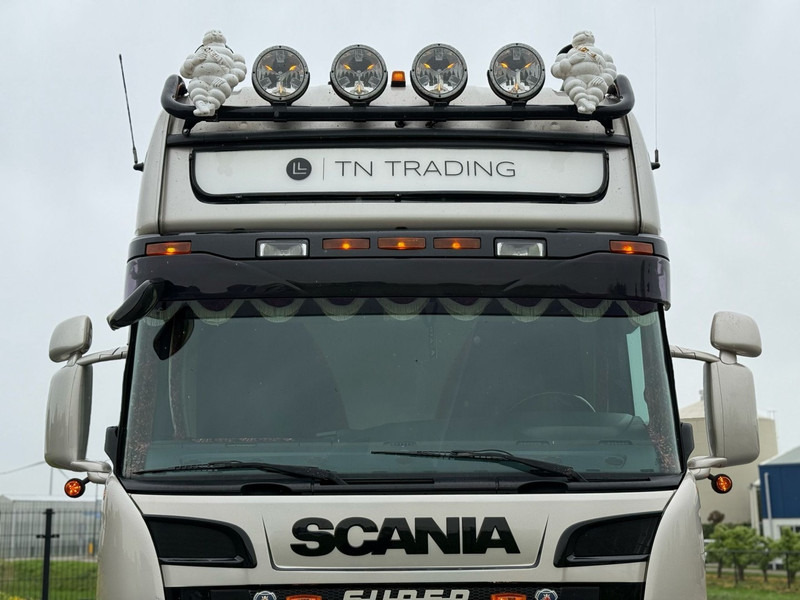 Scania R 580 SHOWTRUCK, VOLLUCHT, VOL SPOILER, RETARDER, SCHUIFSCHOTEL. - Тягач: фото 4 Scania R 580 SHOWTRUCK, VOLLUCHT, VOL SPOILER, RETARDER, SCHUIFSCHOTEL. - Тягач: фото 4