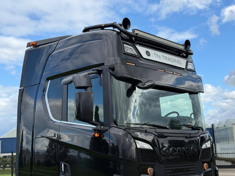 Scania S520 V8 NGS EURO 6D, VOLLUCHT, RETARDER, 6 PUNTS LUCHTVERING, LEER, ALCOA. - Тягач: фото 2 Scania S520 V8 NGS EURO 6D, VOLLUCHT, RETARDER, 6 PUNTS LUCHTVERING, LEER, ALCOA. - Тягач: фото 2