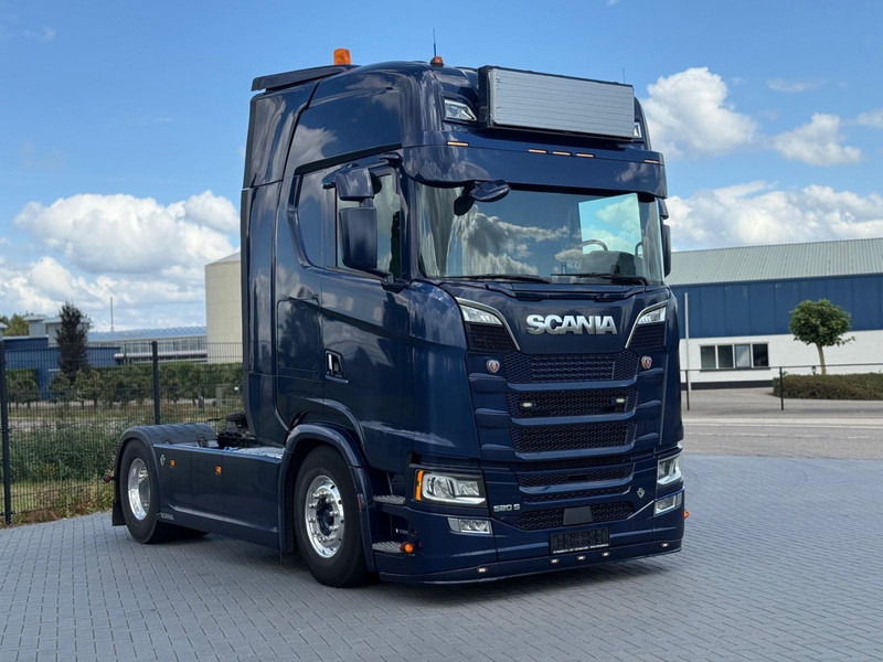 Scania S520 V8 NGS VOLLUCHT, ALCOA, 6 LUCHT BALGEN, LEER. - Тягач: фото 1 Scania S520 V8 NGS VOLLUCHT, ALCOA, 6 LUCHT BALGEN, LEER. - Тягач: фото 1