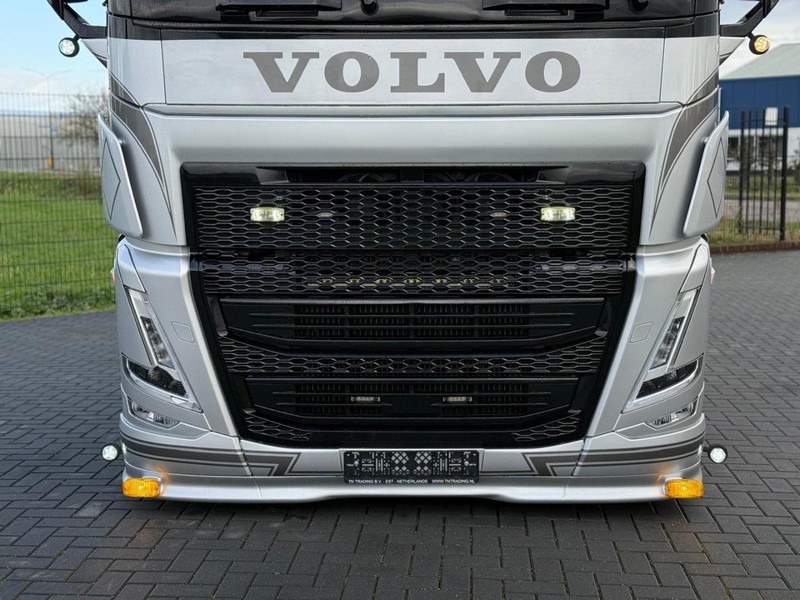 Volvo FH 13.460 SHOW, FULL AIR, ALCOA, INTERIOR, LIKE NEW, TOP. - Тягач: фото 4 Volvo FH 13.460 SHOW, FULL AIR, ALCOA, INTERIOR, LIKE NEW, TOP. - Тягач: фото 4