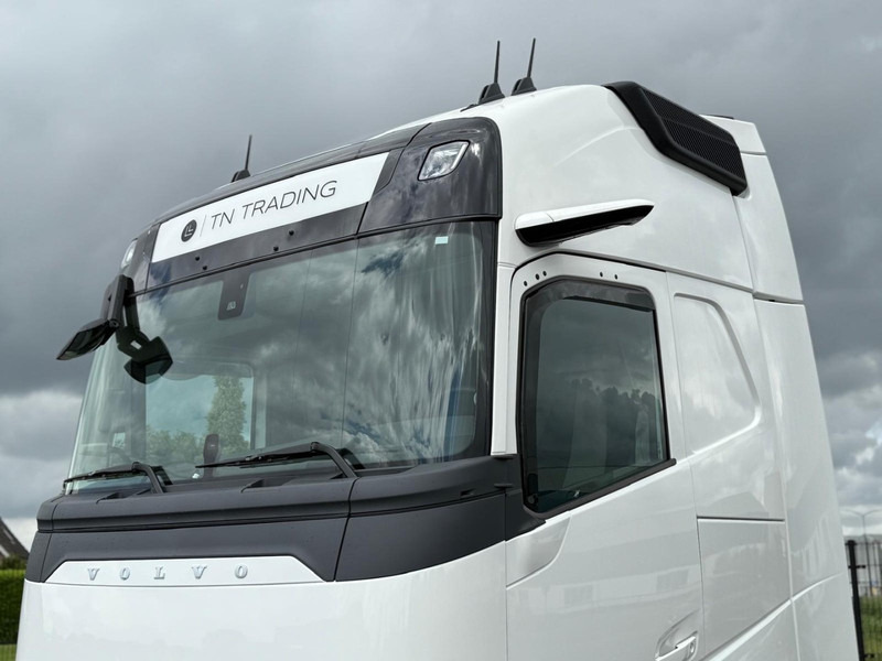 Volvo FH 13.460XL NEW, FULL AIR, ALCOA, HYDRAULIC, XL, FULL. - Тягач: фото 4 Volvo FH 13.460XL NEW, FULL AIR, ALCOA, HYDRAULIC, XL, FULL. - Тягач: фото 4