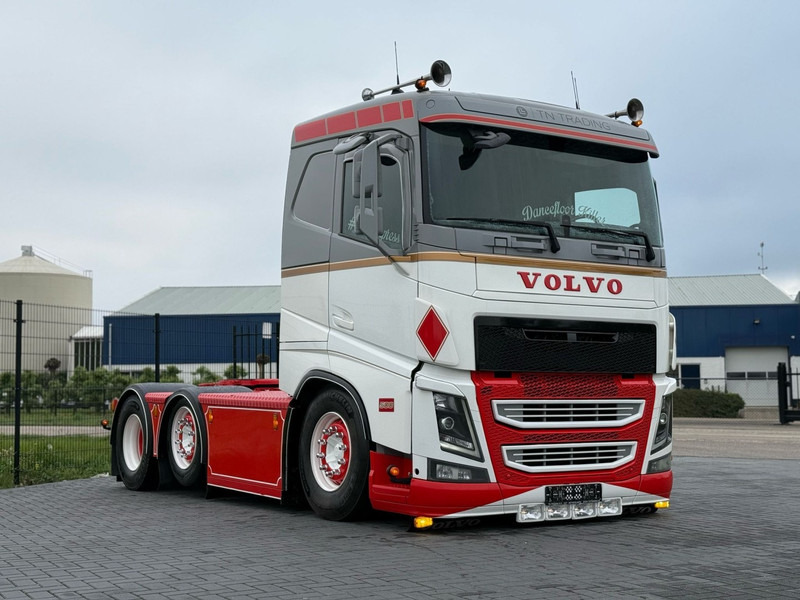 Volvo FH 13.500 SHOWTRUCK, VOLLUCHT, EURO 6, 6X2/4, PTO, SHOW INTERIEUR. - Тягач: фото 1 Volvo FH 13.500 SHOWTRUCK, VOLLUCHT, EURO 6, 6X2/4, PTO, SHOW INTERIEUR. - Тягач: фото 1