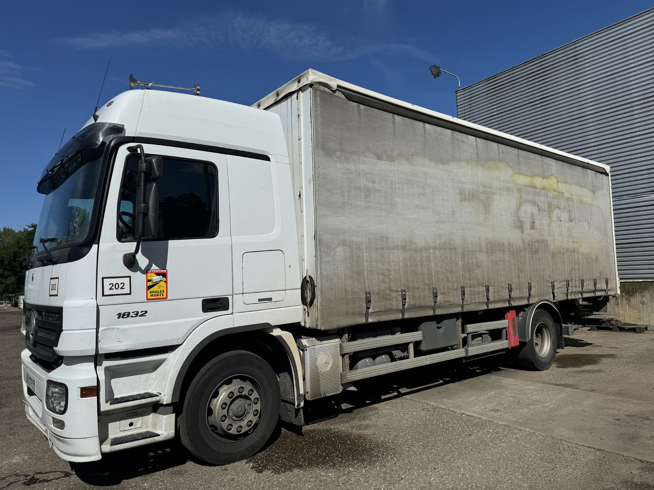 MERCEDES-BENZ ACTROS 1832 - Тентованный грузовик: фото 2 MERCEDES-BENZ ACTROS 1832 - Тентованный грузовик: фото 2