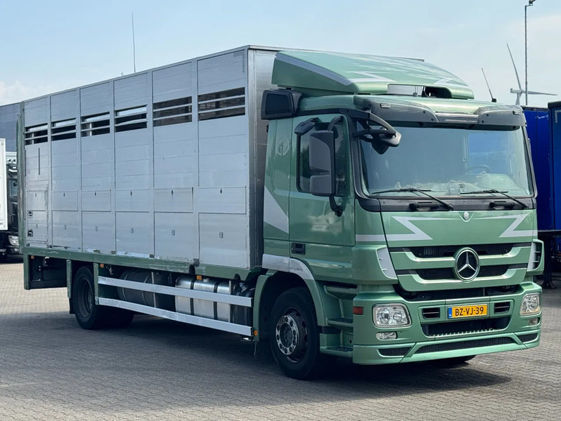 Mercedes-Benz Actros 1832 L 1 - 2 Stock Animal Transport - Грузовик для перевозки животных: фото 2 Mercedes-Benz Actros 1832 L 1 - 2 Stock Animal Transport - Грузовик для перевозки животных: фото 2